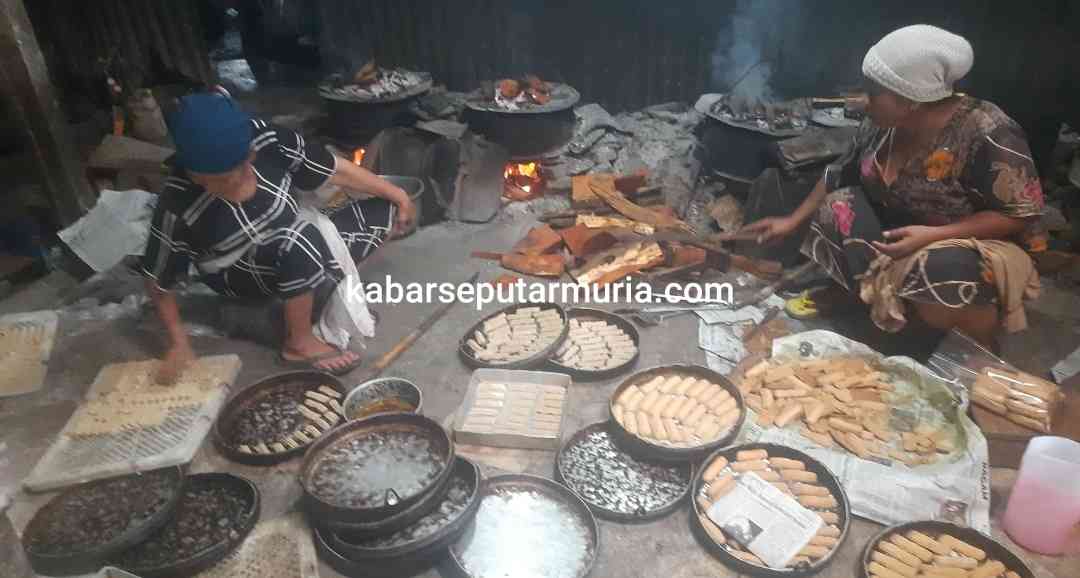 Proses Pembuatan Kue Larut di desa Mutih Kulon Demak/Dok kabarseputarmuria