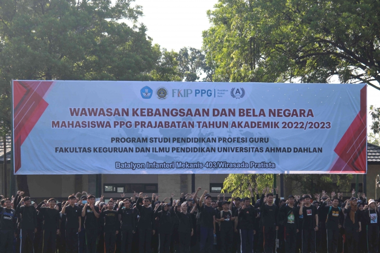 Dokumentasi mahasiswa PPG UAD dalam kegiatan bela negara bersama Yonif 403 Yogyakarta (Dokpri)