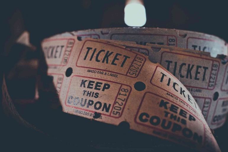 Tiket Film (Sumber: https://pixabay.com/id/photos/tiket-kupon-penerimaan-karnaval-2974645/)