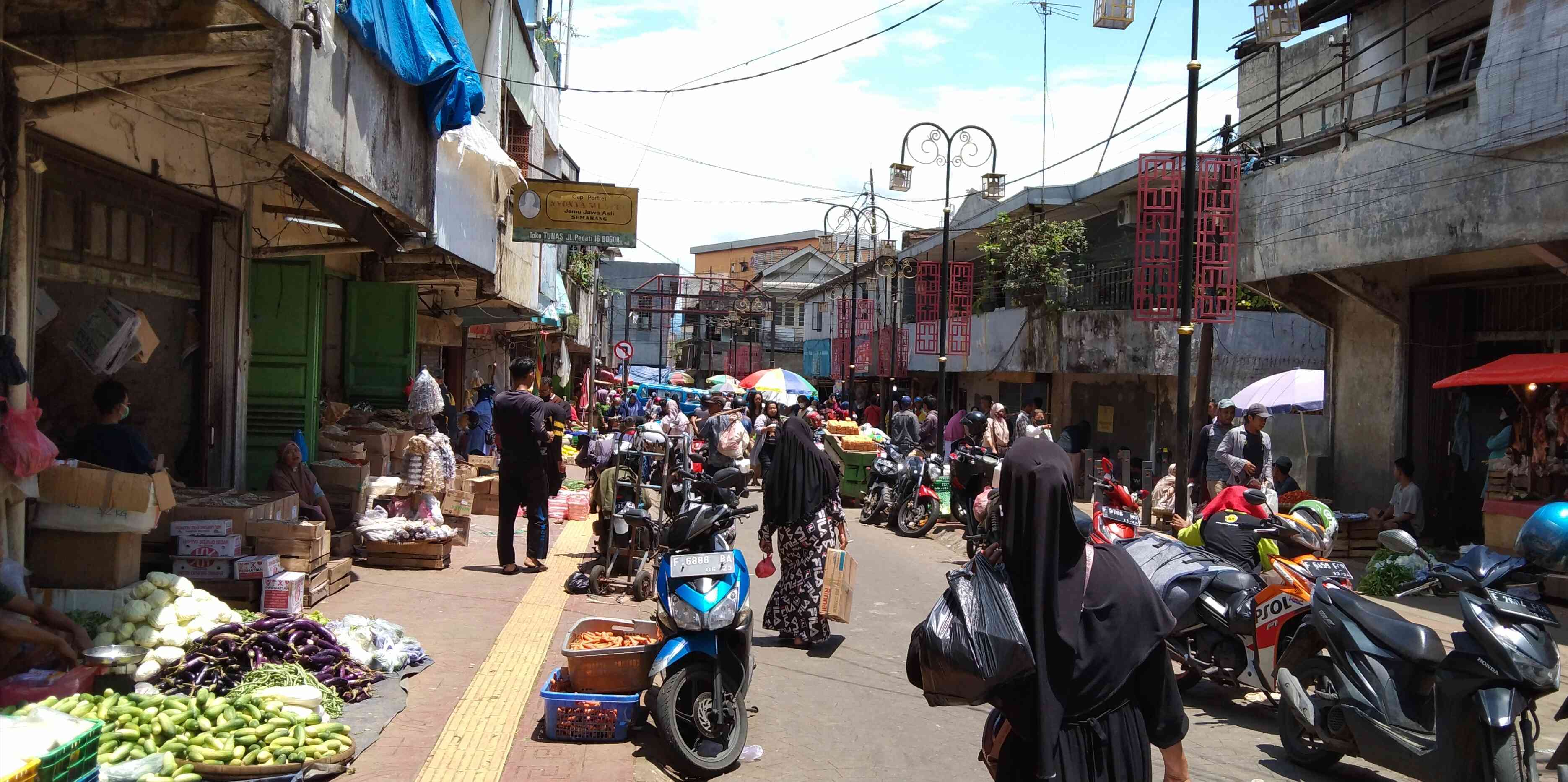 Pasar Pedati Bogor di siang hari. (Foto/Ilustrasi: Dwi Lestari Wiyono)