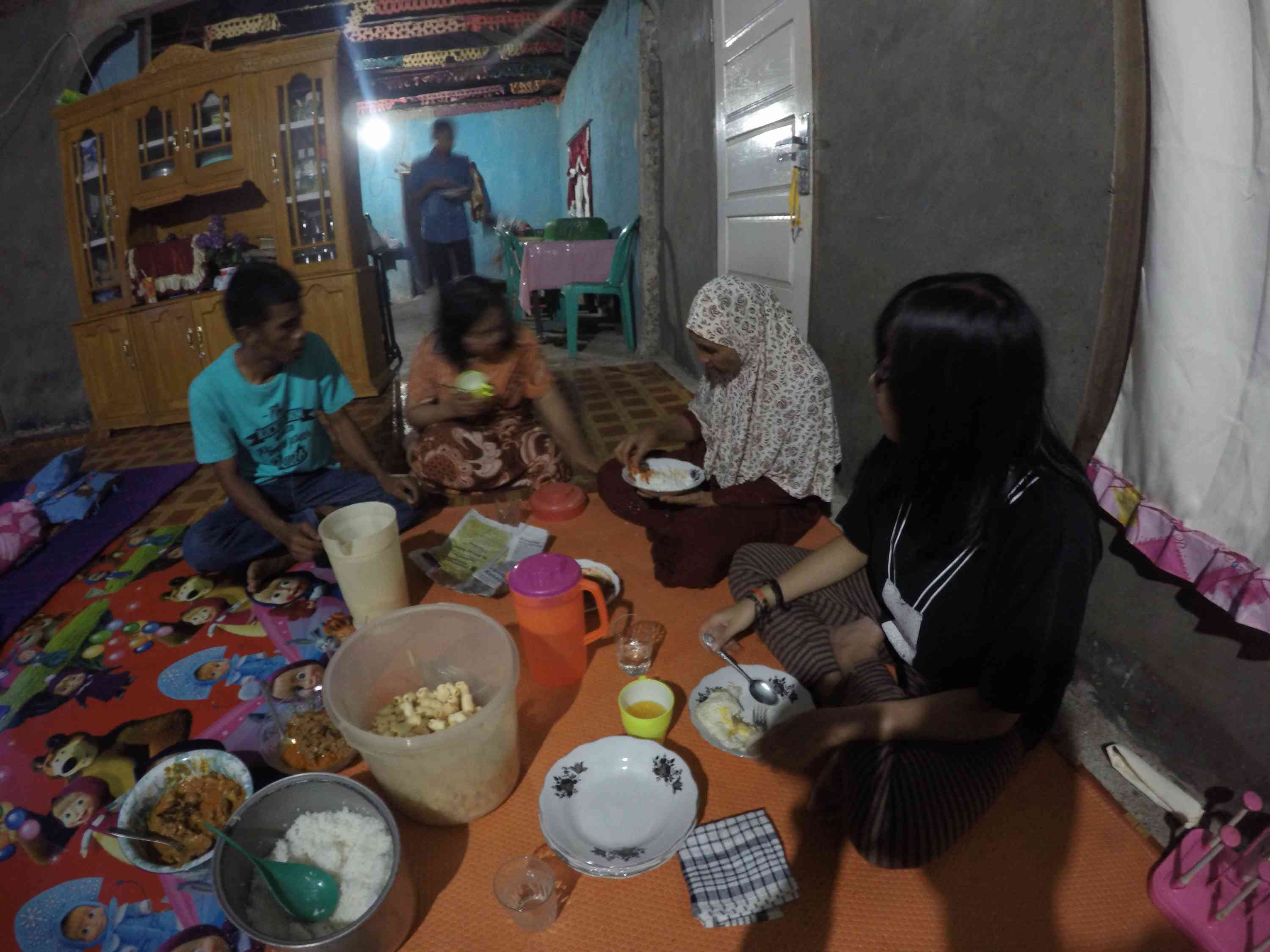 suasana berbuka puasa di rumah makuo foto: Arai Amelya