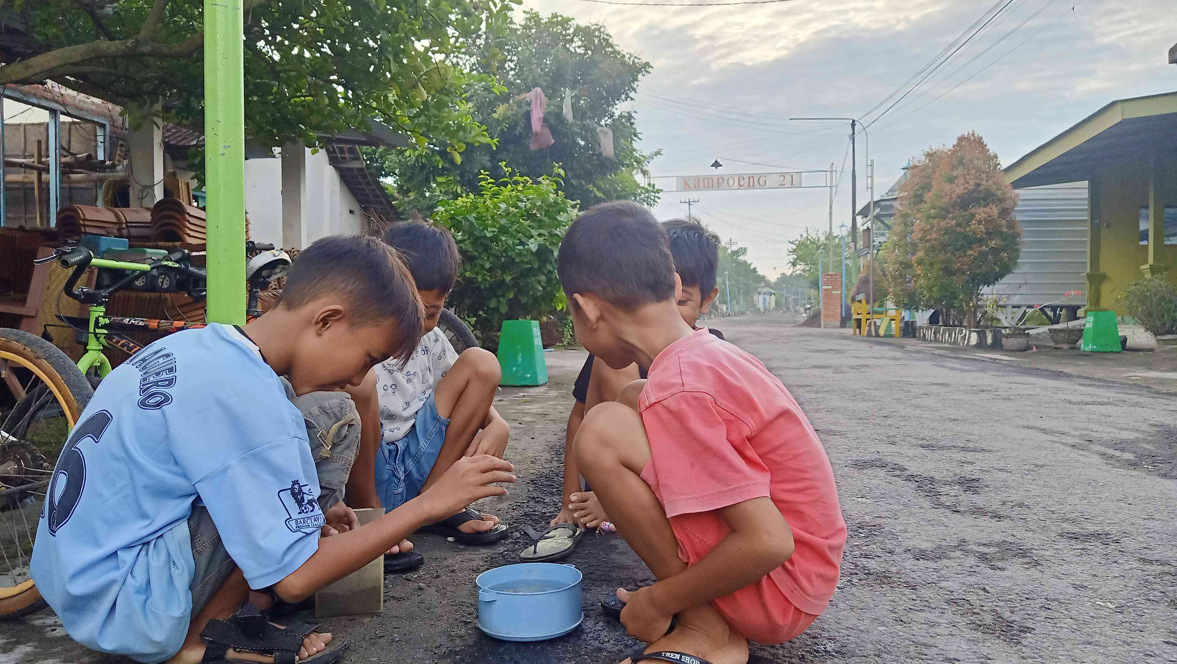 Anak-anak sedang bermain. Foto dokpri