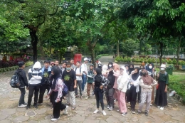 Siswa SMPN43 Jakarta berkujung ke Ragunan Zoo sebagai bagian dari project pembelajaran (dokpri)