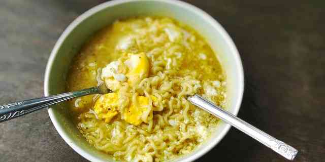 Mie siap saji (sumber: dream.co.id)