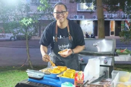 Chef Degan Septoadji saat menyiapkan menu berbuka puasa (Doc. Kangmox)