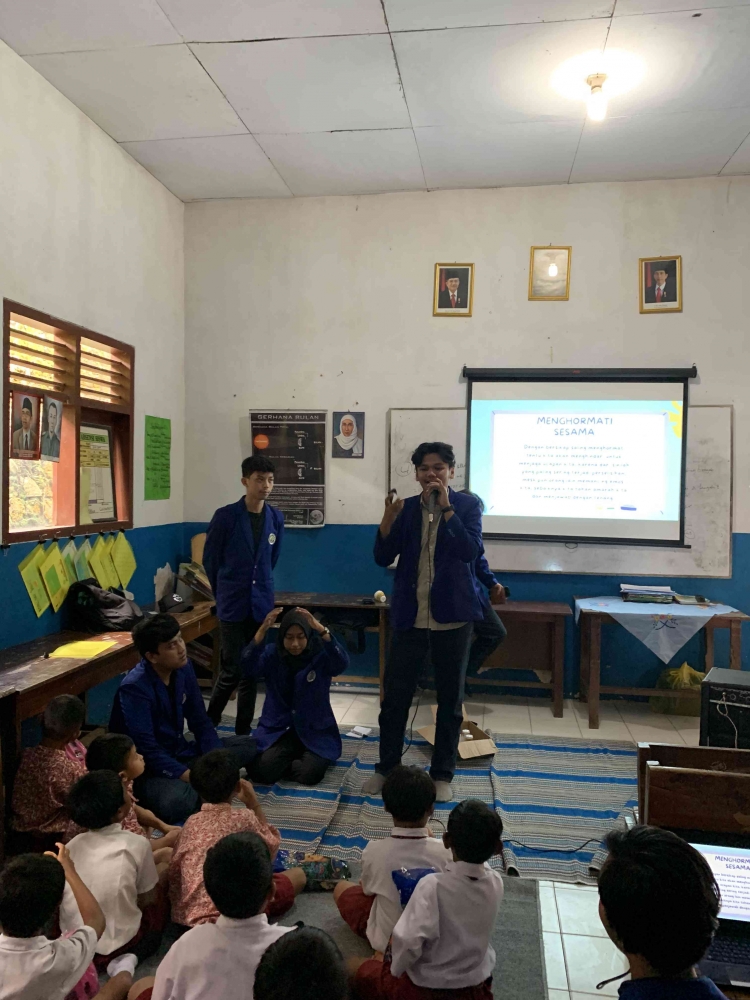 Penyampaian materi oleh mahasiswa KKN UM , 01/03/2023. Foto: Fiqhi ML/KKN UM