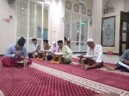 Tadarus Al-Qur'an di masjid (foto dokpri)