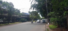 Gambar 5. Ruas jalan perempatan di lihat dari Halte Gelanggang jalan TB. Simatupang Jakarta Selatan ( dok.pribadi)