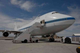 Boeing B 747 SAC Shuttle Aircraft Carrier (sumber: picryl.com)