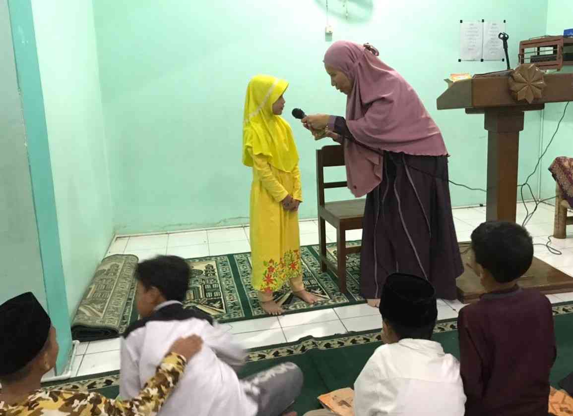 Salah satu siswa SDIT Larish kelas I sedang berlatih bercerita.Dok.sditlarish