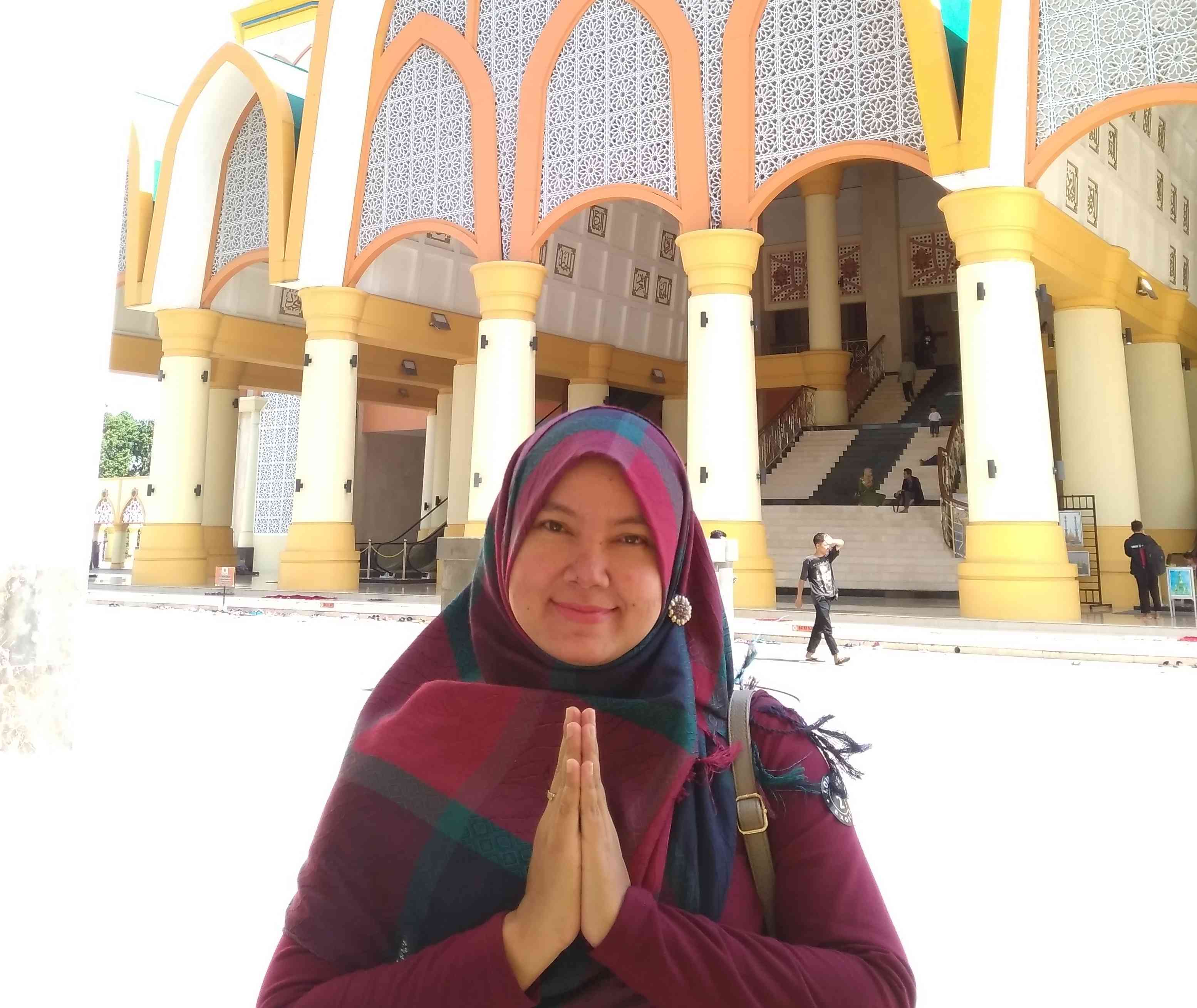 Selfie di depan Masjid Raya Hubbul Wathan, NTB (sumber: dokpri)