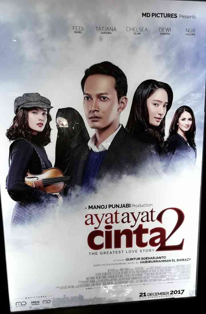 Poster film Ayat Ayat Cinta 2 saat tayang di BTC Mall Bekasi(dokpri)