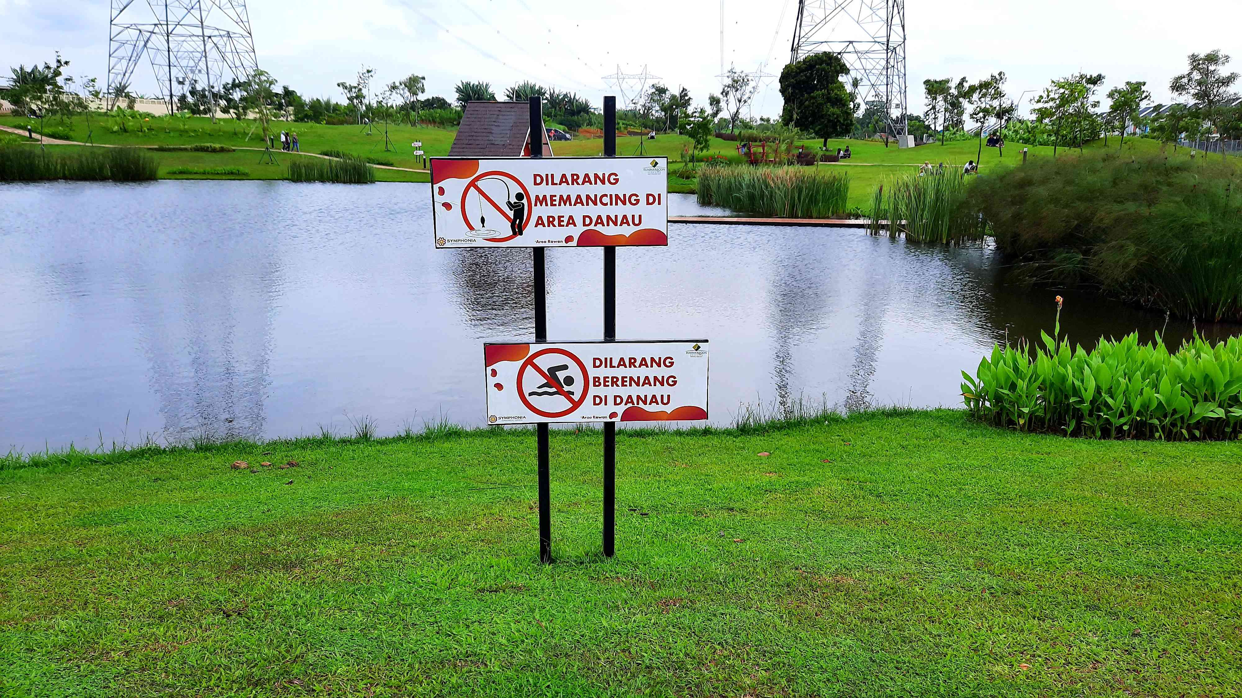 Papan larangan di Danau Melody (foto: dokumentasi pribadi)