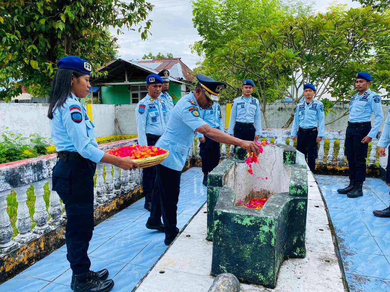 Menyonsong HBP Ke-59, Lapas Kelas III Geser Ziarah Ke Makam Pahlawan ...