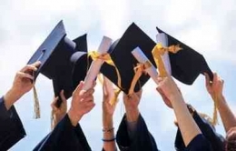 Lulus Kuliah Bersama | Sumber Edukasi Kompas