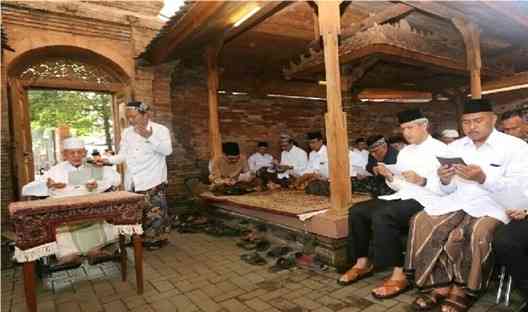 Kajian ilmu fiqih oleh tokoh-tokoh agama. Foto : Pribadi.