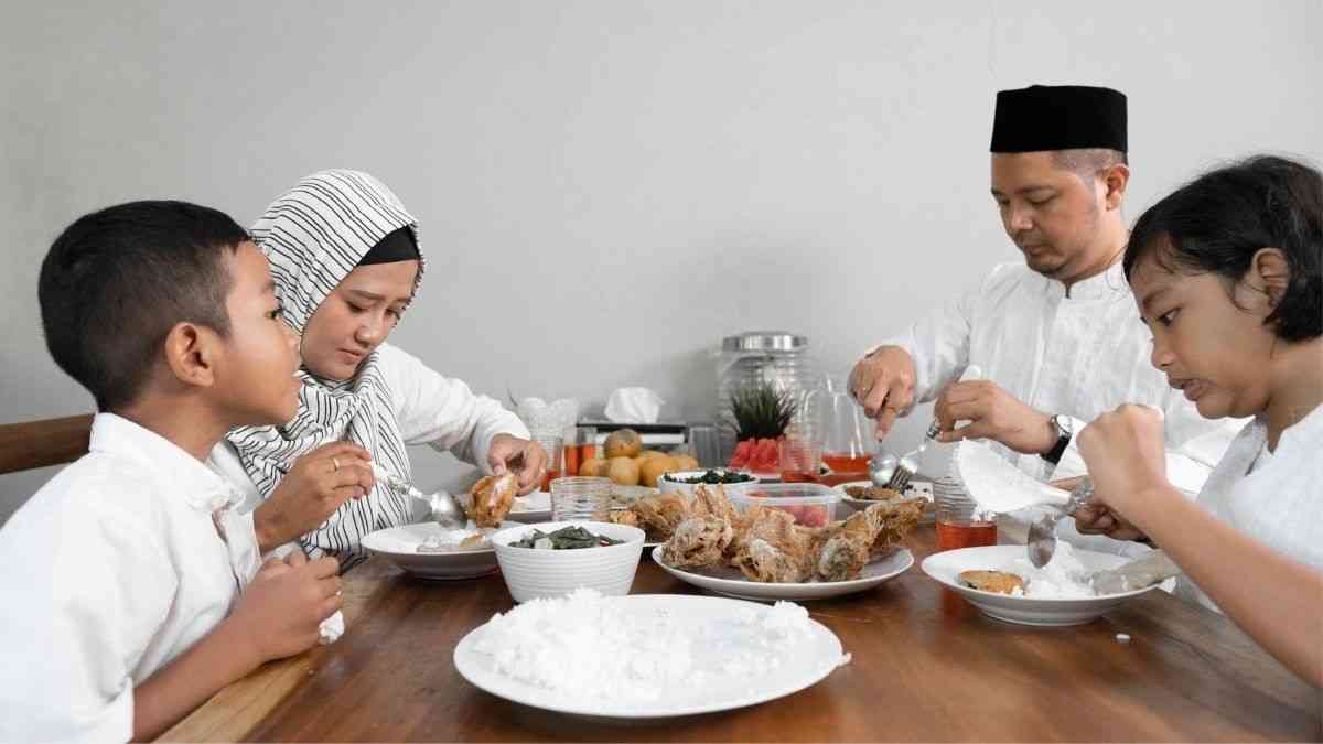 Menjaga Pola Makan Ketika Sahur, Sumber[Klik Dokter]