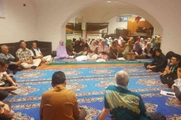 Kebersamaan Umat Muslim Saat Bulan Ramadhan - Sumber: kompas.com
