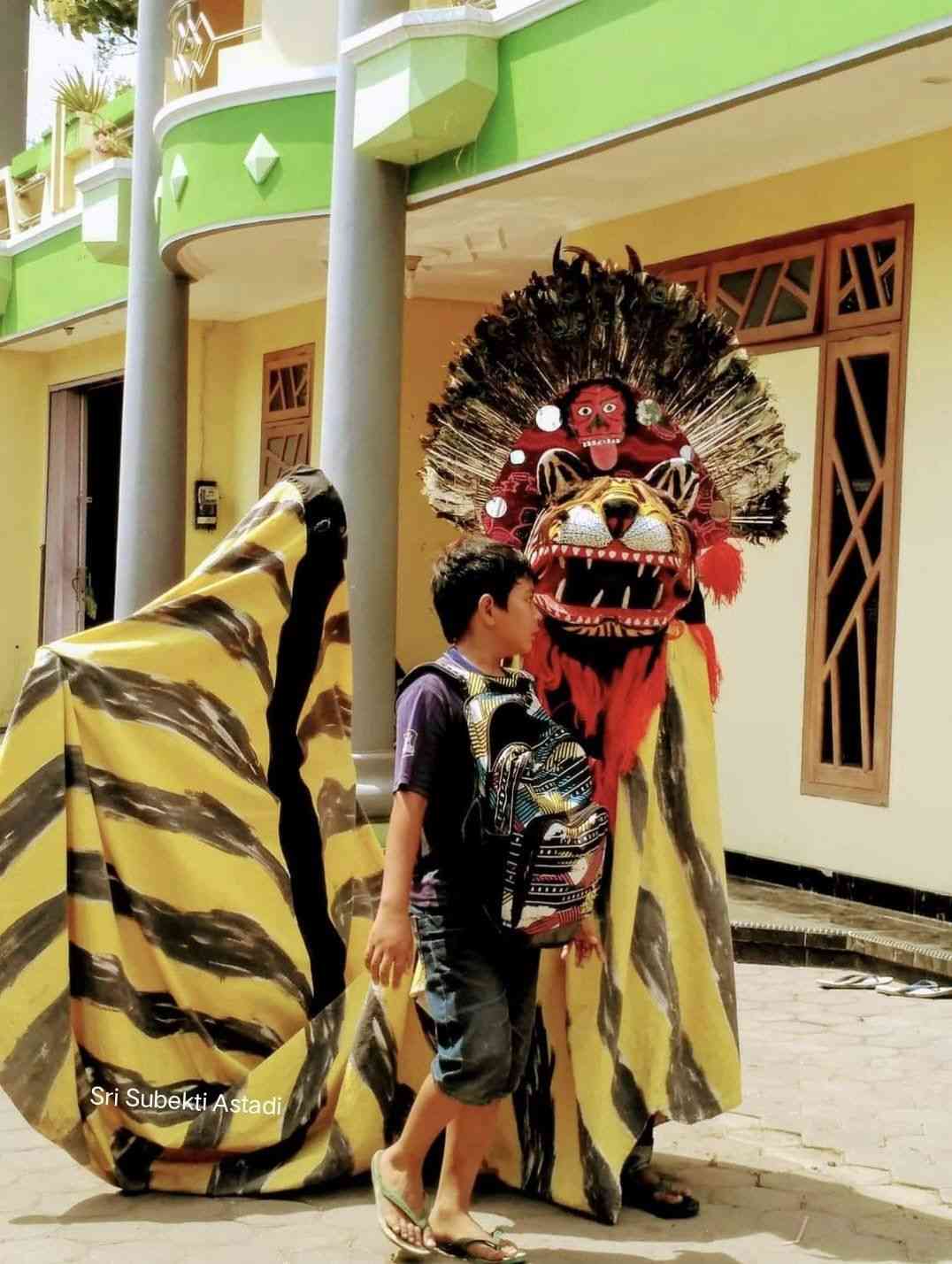 kesenian barongan lagi keliling, dokpri