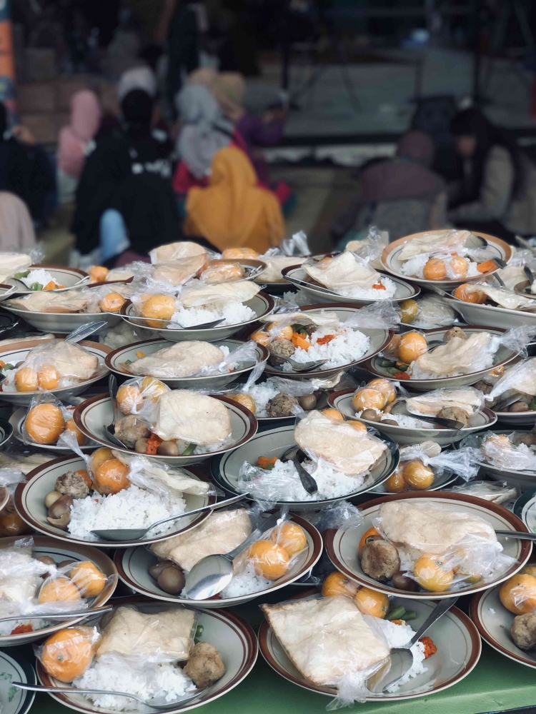 3500 piring menu berbuka untuk masyarakat. Sumber: dokumen pribadi