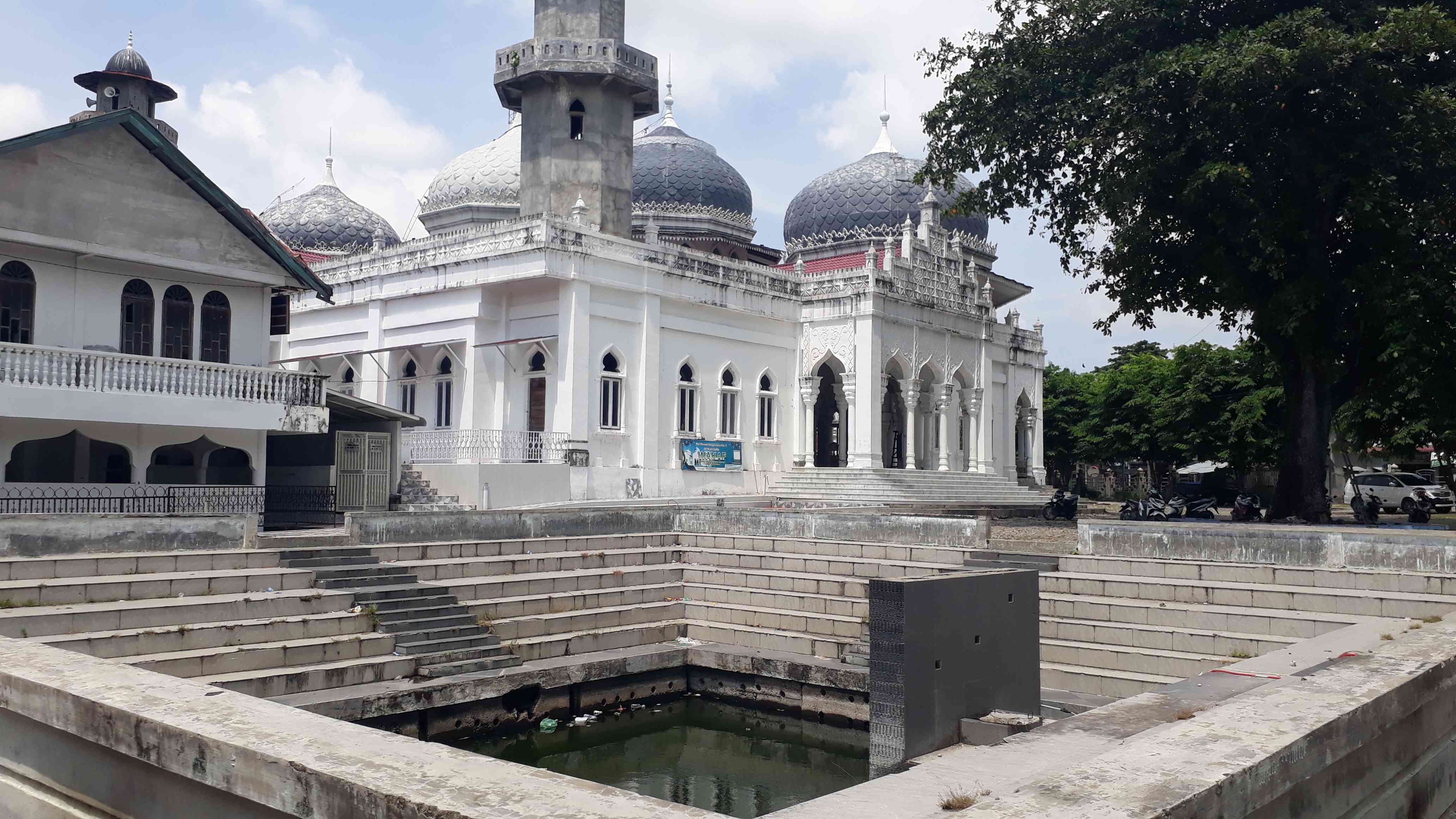 Kolam di Samping Masjid Raya Keumala[dokpri]