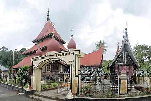 Foto Masjid Asasi ikon Padang Panjang:  by Wikepedia