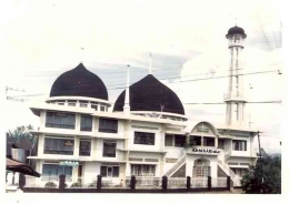 Bentuk Masjid Aljihad pada tahun 1990-an /foto: Facebook Amm Rejang Lebong