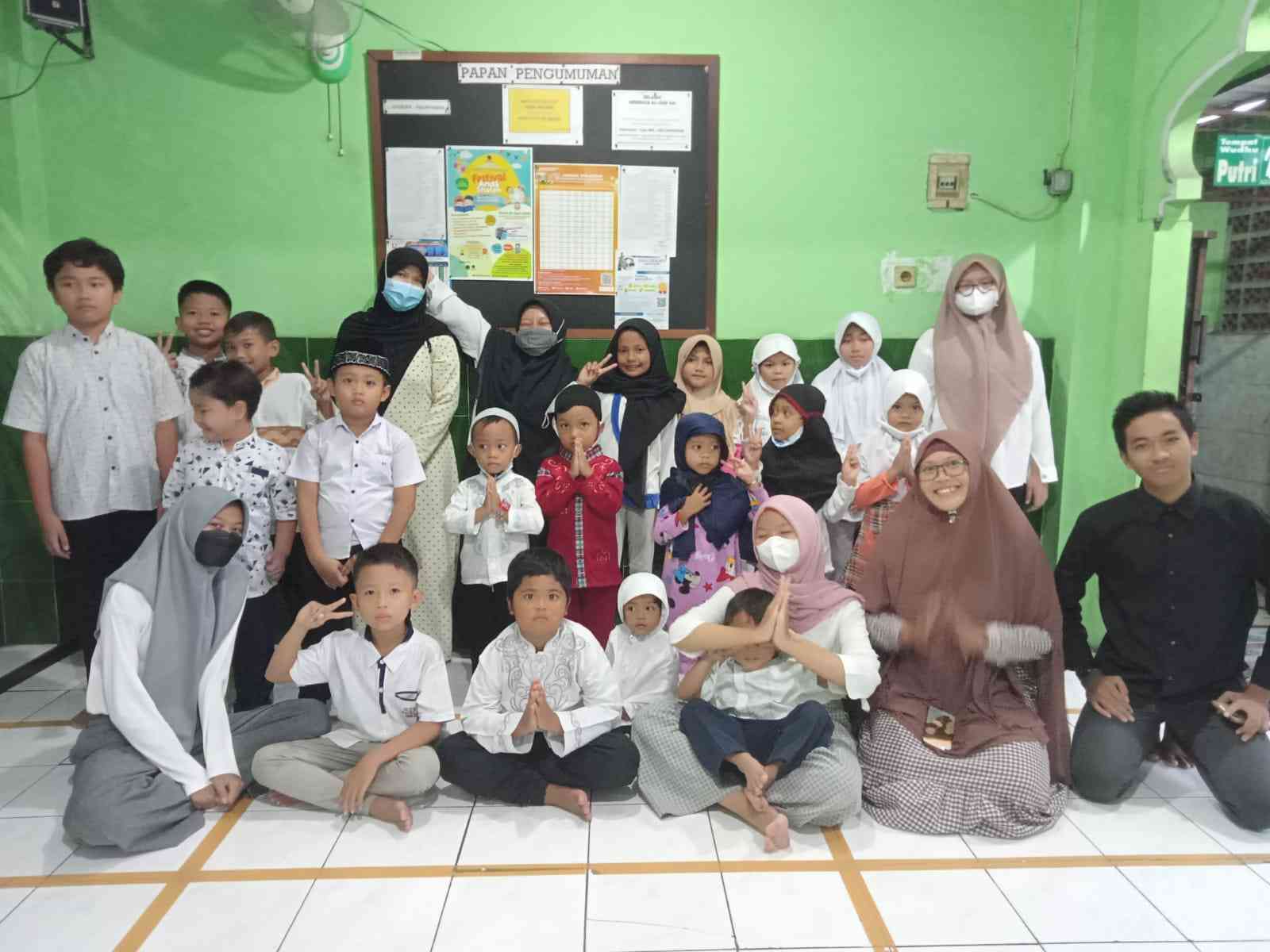 Foto bersama anak-anak TPA. sumber: dokumen pribadi