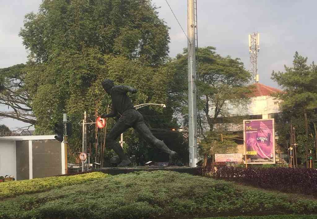 Monumen Sepak bola: Dokpri