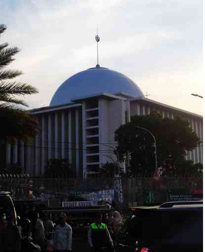 Gambar ilustrasi. Masjid Istiqlal menggambarkan penghormatan dan kerukunan antar umat beragama (Dok.Pri)