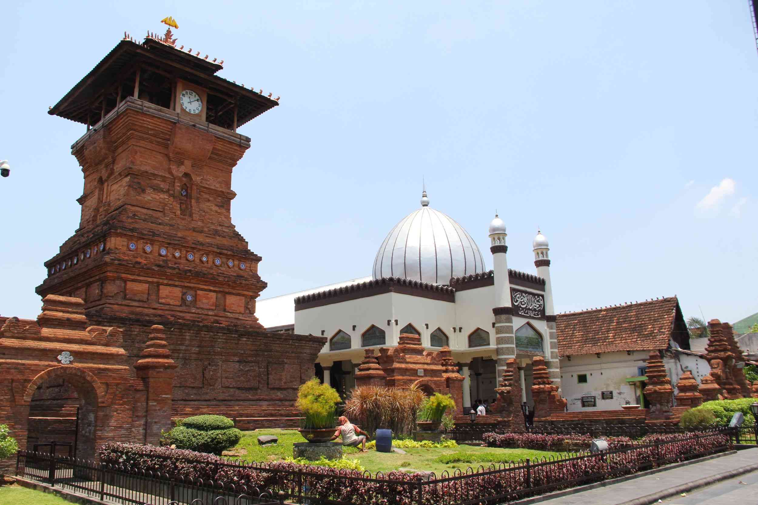 Masjid Menara Kudus (Pic. Dok pribadi Endah Kurnia Wirawati)