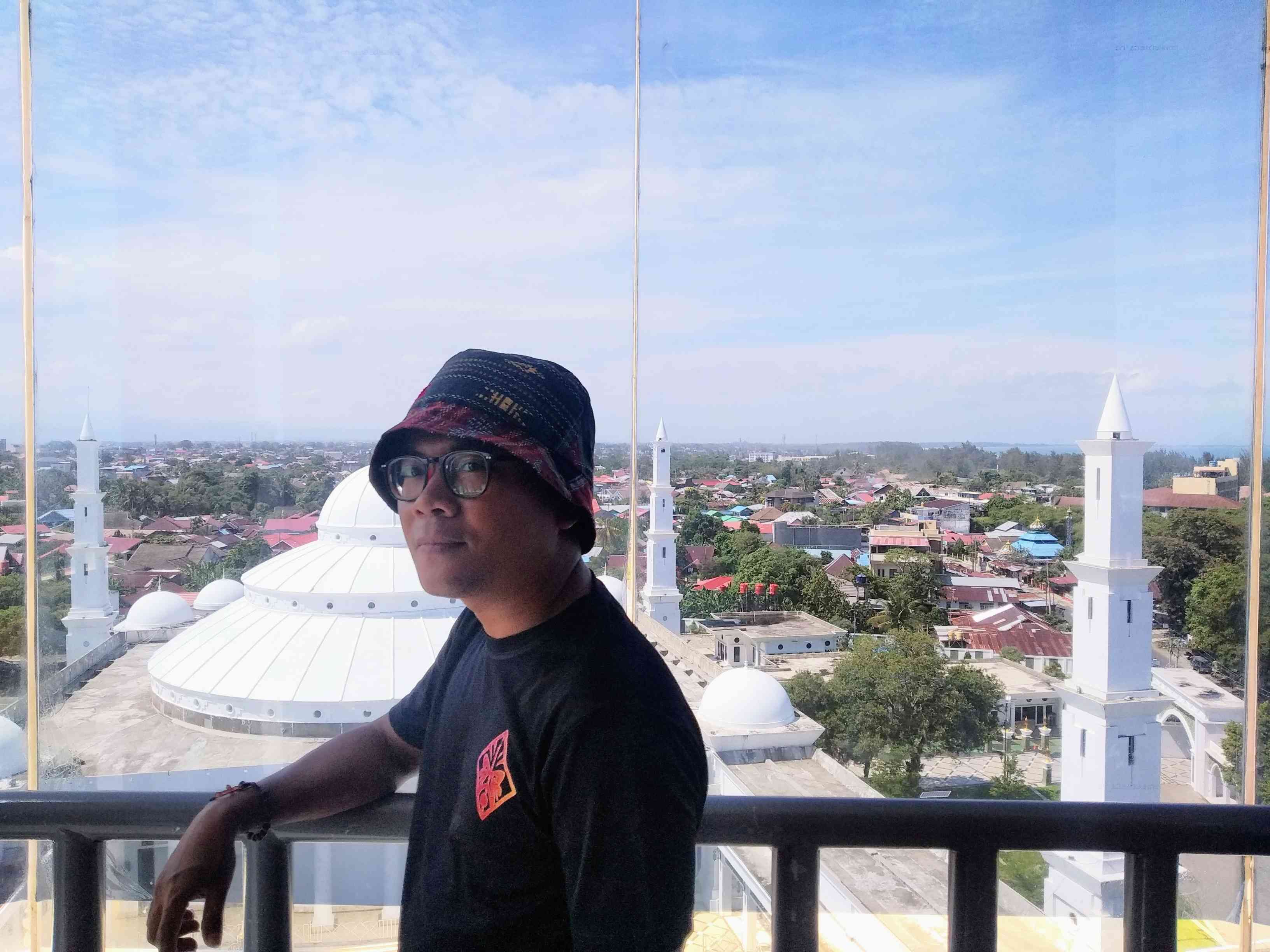 View masjid dari menara berendo (sumber: Dok. Pribadi)