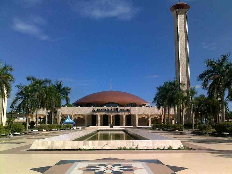 masjid sablilal muhtadin (foto : tripadvisor