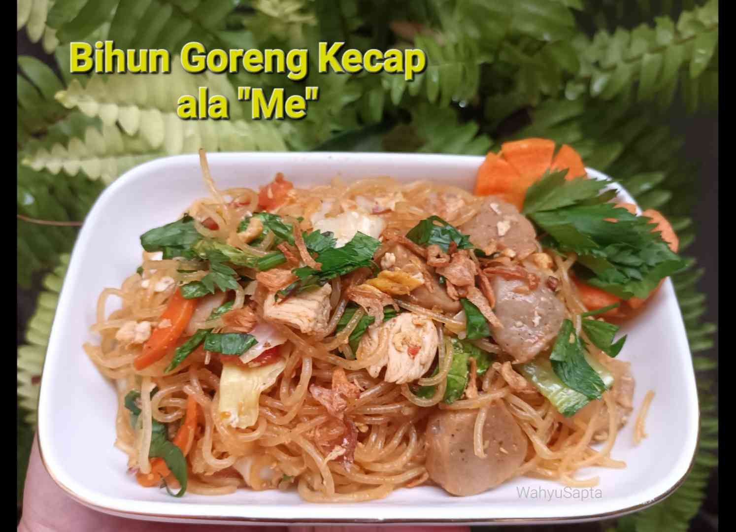 Bihun Goreng Kecap ala Me, cocok sebagai sajian berbuka puasa. | Foto: Wahyu Sapta.