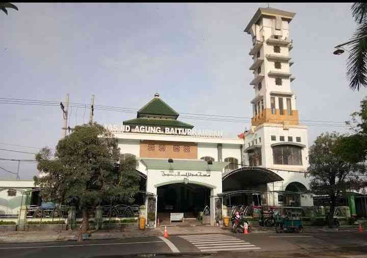 Keindahan Wisata Religi Masjid Agung Baiturrahman Ngawi Sumber foto : dokumen pribadi