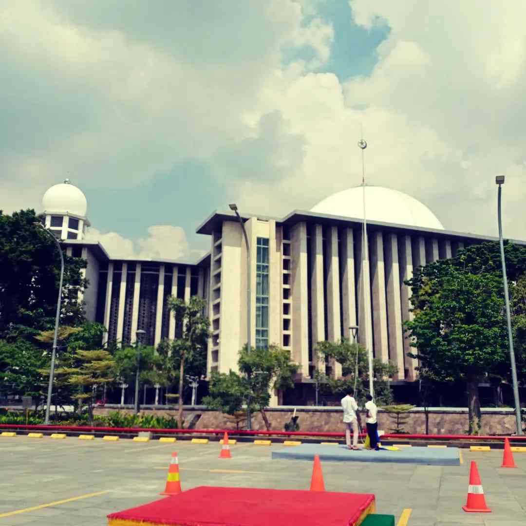 Masjid Istiqlal, Jakarta. Sumber :  Dokumen Pribadi 