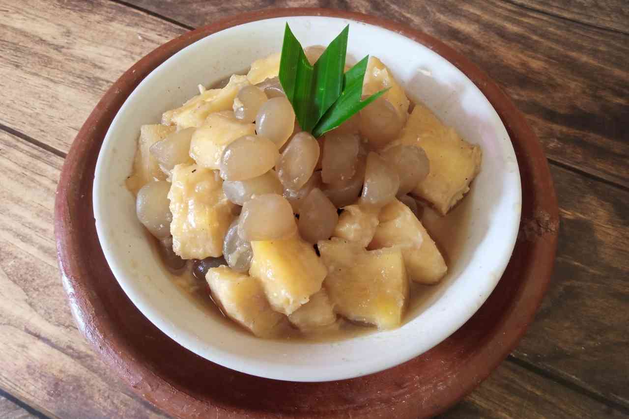 ISemangkuk kolak kolang-kaling menjadi pengeling-eling agar bersabar dan menahan diri di bulan ramadhan (sumber gambar: Afin Yulia)