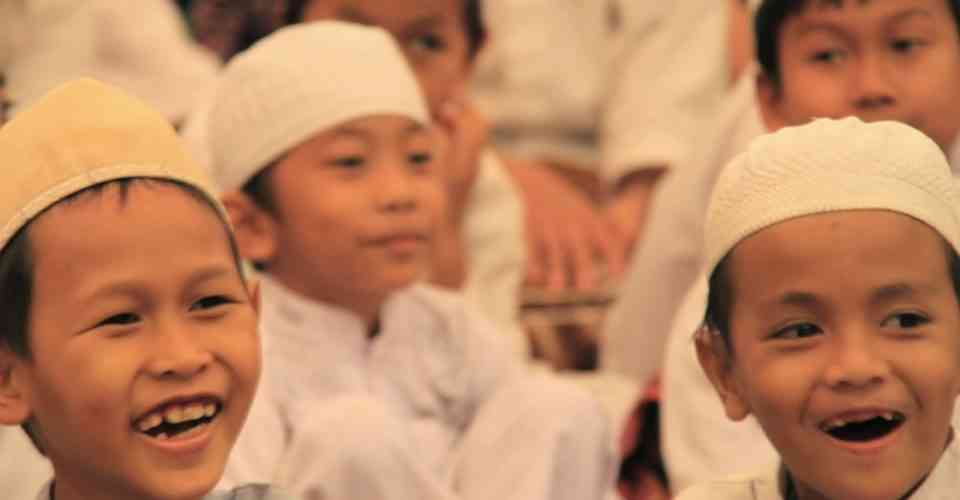 ilustrasi anak yatim ( sumber foto : tebuireng online )