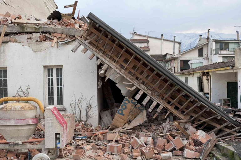 Ilustrasi musibah gempa bumi (Sumber: Gambar oleh Angelo Giordano dari Pixabay)
