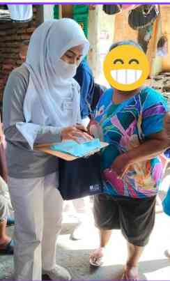 Ilustrasi gambar. Menjadi relawan yang membagi kupon paket Idul Fitri. Terharu dengan perjuangan mereka (dok. pri)