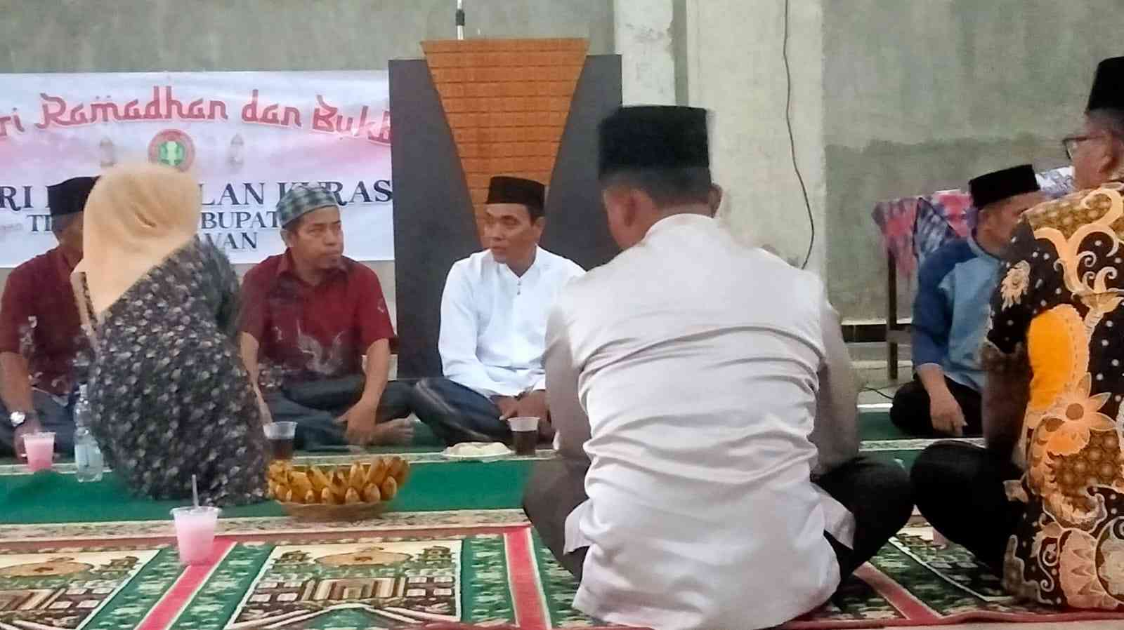 Dokpri : Ibu-ibunya sibuk mempersiapkan hidangan