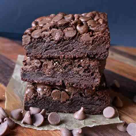 brownis (Sumber : www.realfoodwithjessica.com)