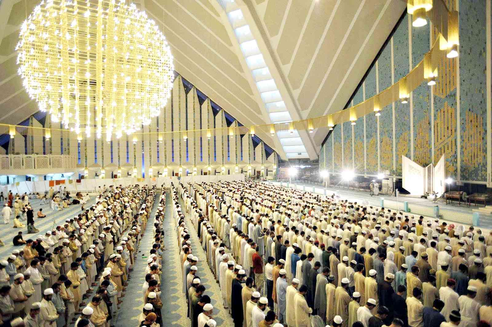 Ilustrasi salat tarawih (pic. Madani News)