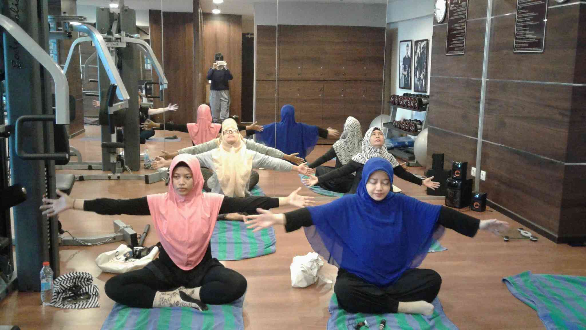 Yoga sebagai sarana olahraga dan meditasi (dok. Bukanbocahbiasa.com)