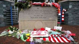 Tugu peringatan Tragedi Hillsborough di Stadion Hillsborough (BBC.co.uk)