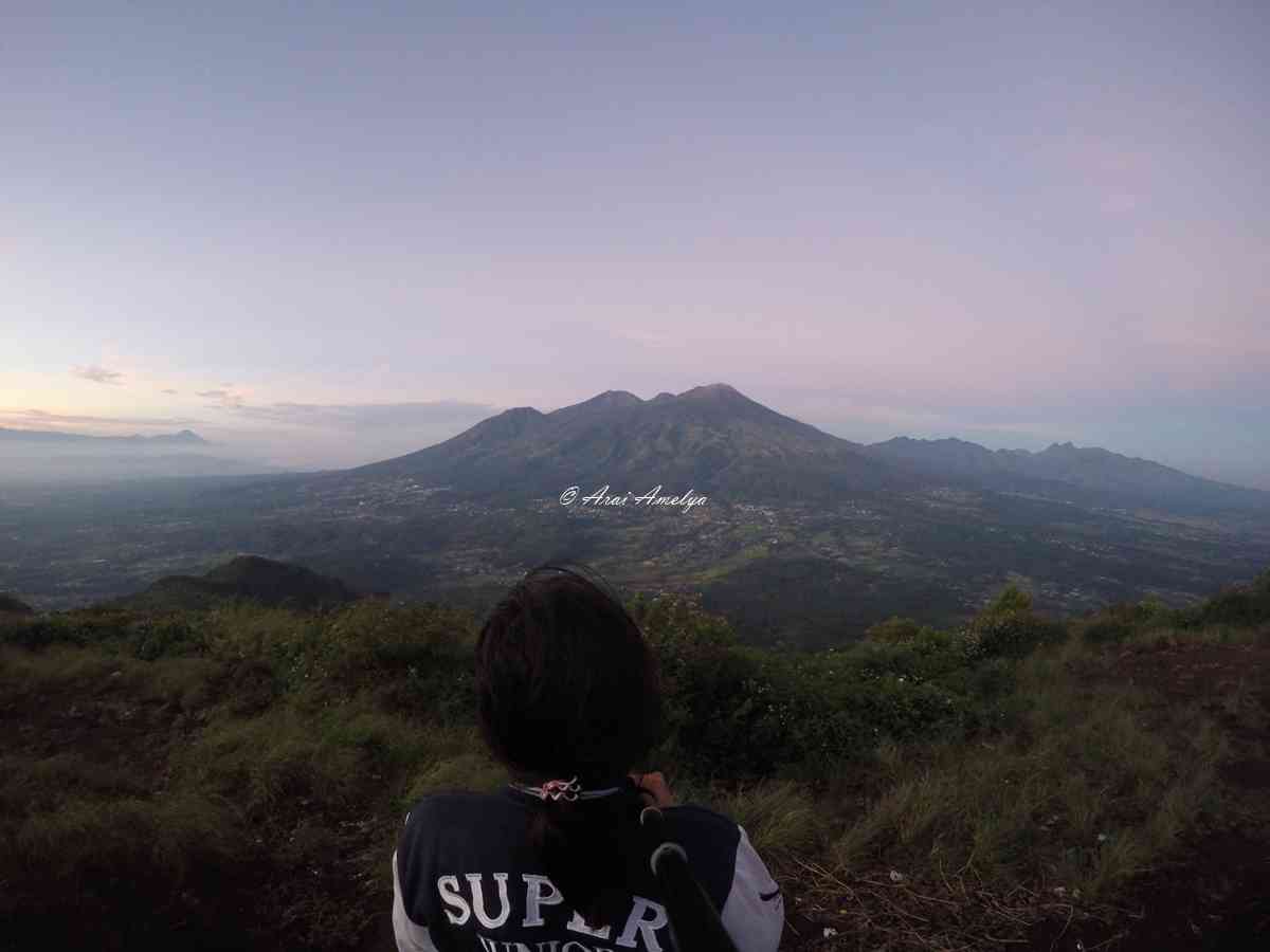 aku di Puncak Bayangan Gunung Penanggungan foto: Arai Amelya