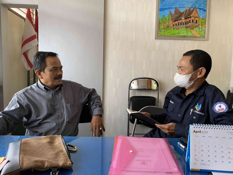 Wawancara dengan Bapak M. Aini, S.Pd.,MM  Kepala Sekolah SDN 005 Sungai Kunjang | Dokumen pribadi : Riduannor/Istimewa