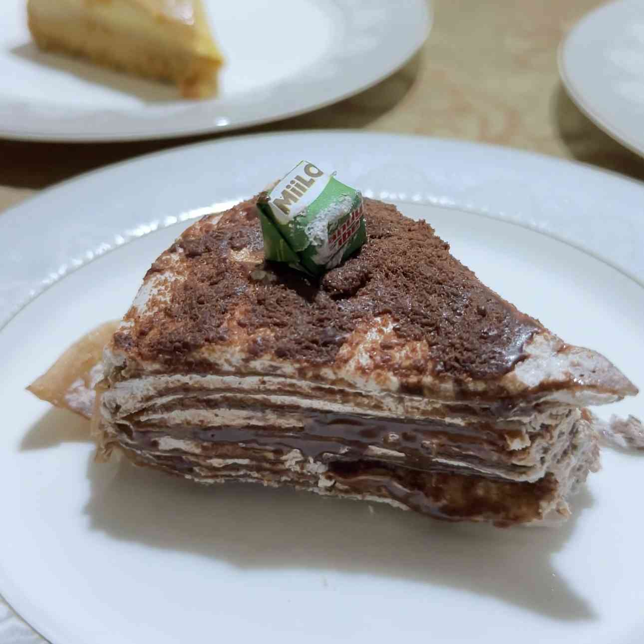 Mille Crepes dengan topping Milo (sumber: dokumentasi pribadi).