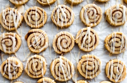 Cinnamon roll cookies (sumber gambar : sallysbakingaddiction.com)