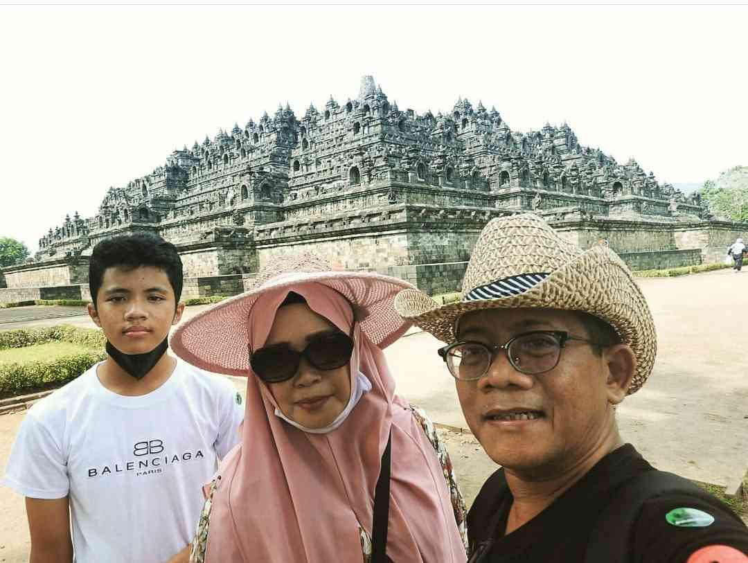 Saat libur lebaran bersama keluarga ke Candi Borobudur (dok. Pribadi)